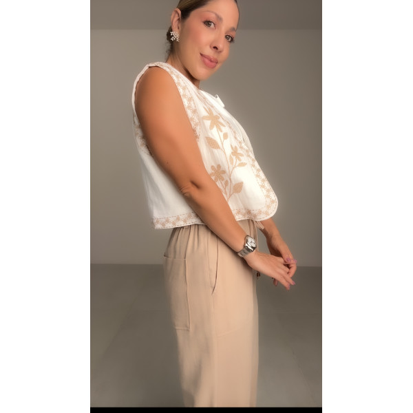 Chaleco Bordado Blanco con Arena