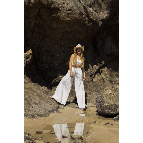 Pantalón blanco palazzo tiro alto